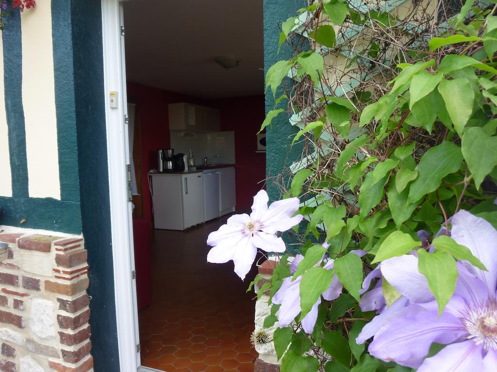 Chambre D'Hotes Au Fil De L'Eau Jumieges Exterior photo