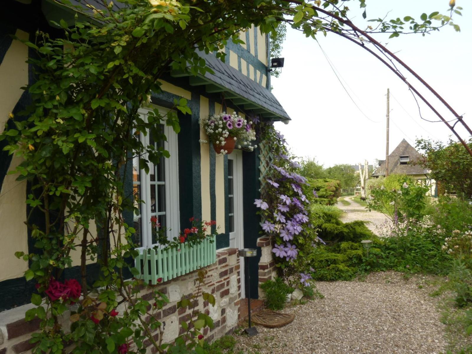Chambre D'Hotes Au Fil De L'Eau Jumieges Exterior photo