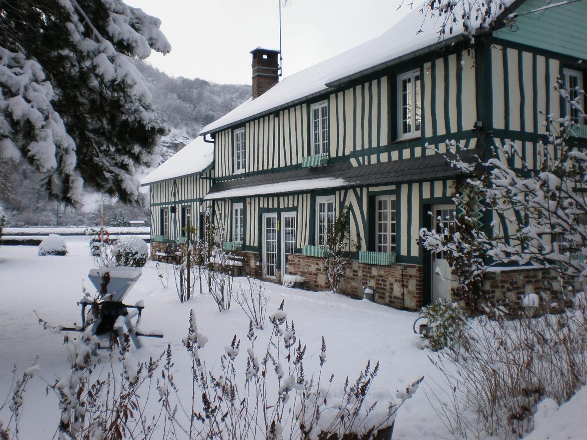 Chambre D'Hotes Au Fil De L'Eau Jumieges Exterior photo